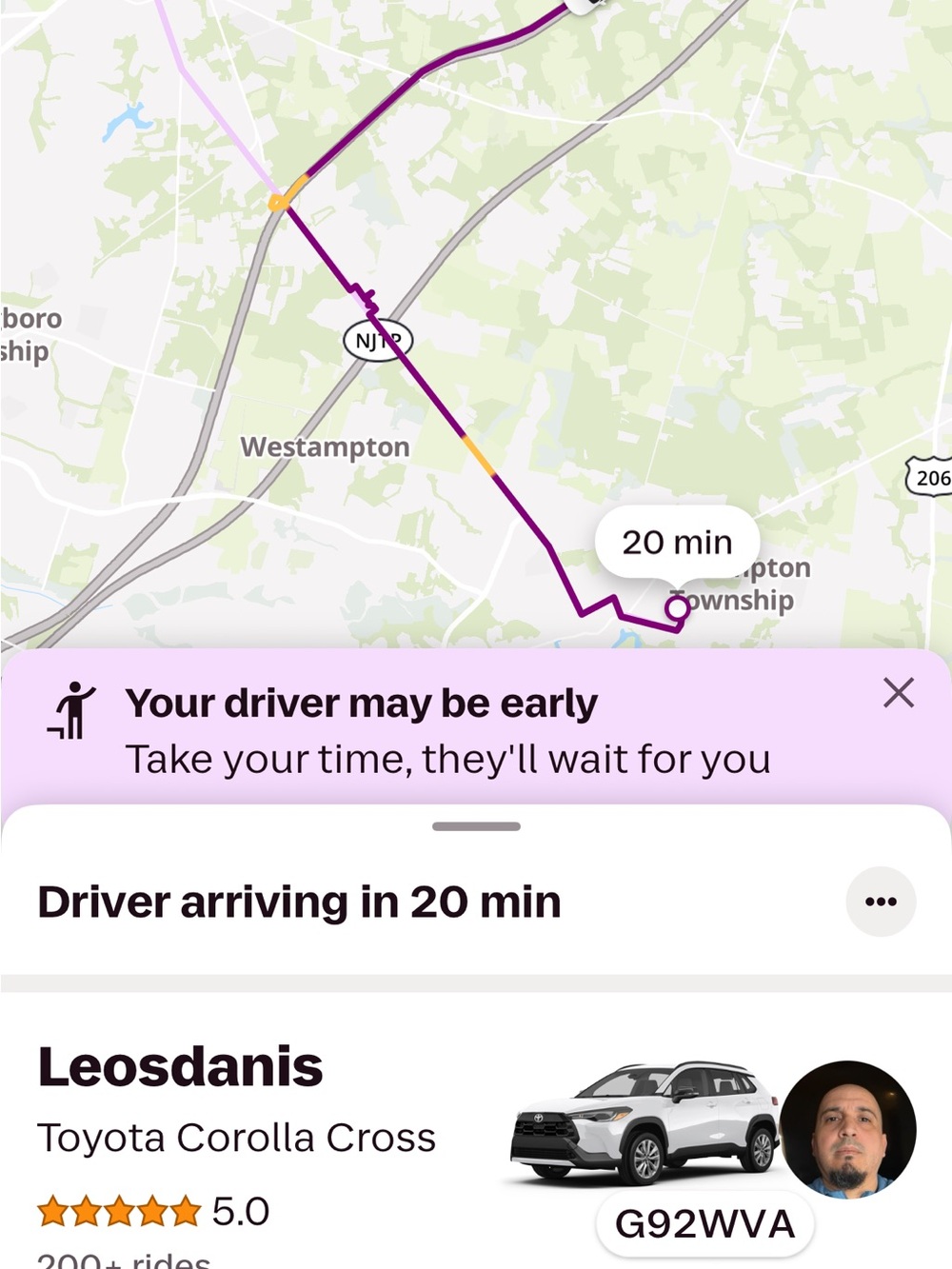 H&M White and Black GPS Ride-Hailing Navigation Screen